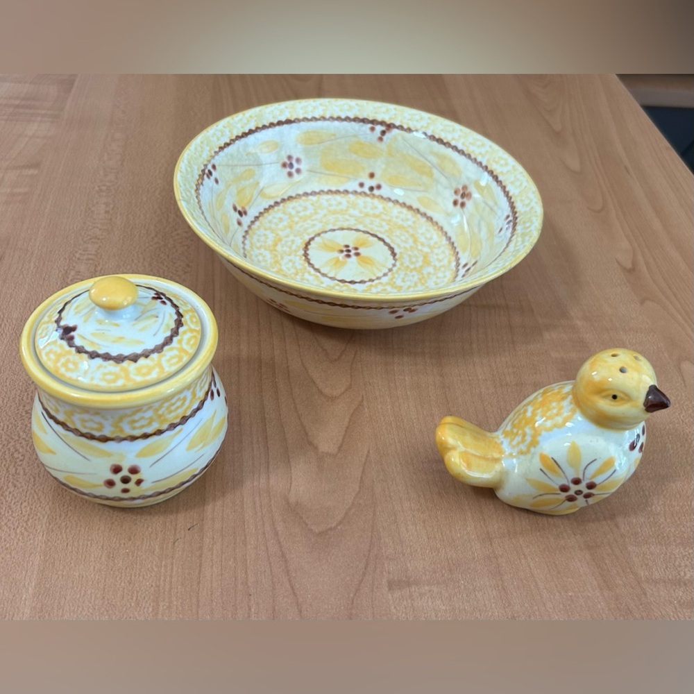 temptations bakeware presentable ovenware old world yellow Tara lot 3 items